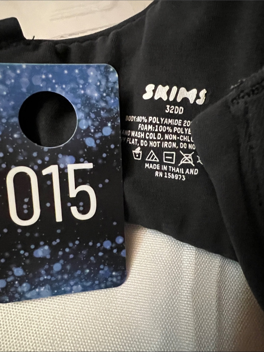 SKIMS Fits Everybody T-Shirt Bra
In Black size 32DD - Picture 11 of 11